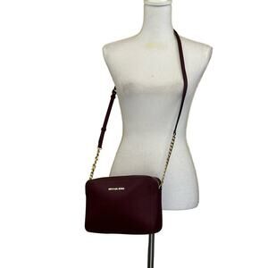 Michael Kors Jet Set Crossbody bag, Saffiano leather, maroon, chain strap